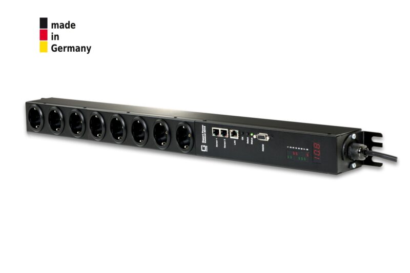 8-fold-switched-and-outlet-metered-PDU-vertical-1-x-16A-8-x-safety-socket-type-F