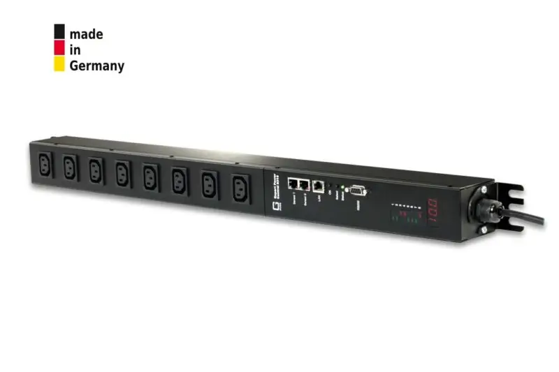 8-fold-switched-and-outlet-metered-PDU-vertical-1-x-16A-8-x-IEC-C13